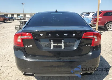 2015 Volvo S60 Premier z USA, uszkodzony, nr VIN YV126MFK5F1336215